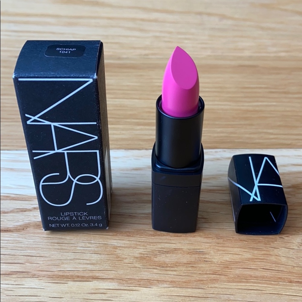 NARS Matte Lipstick in Schiap